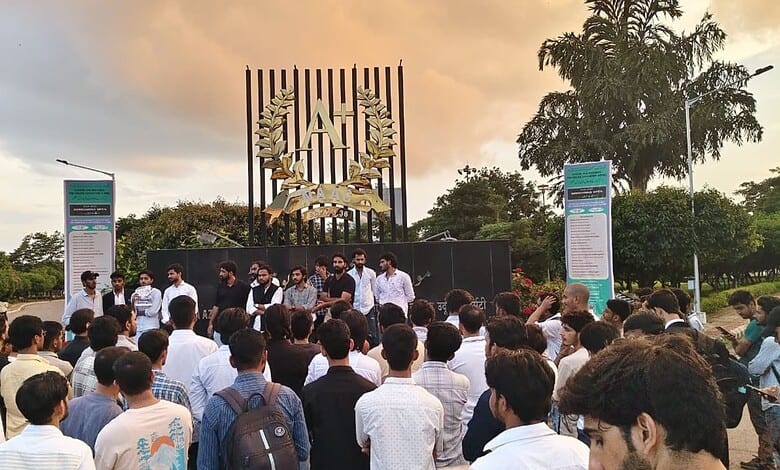 AUSF members protest in MANUU