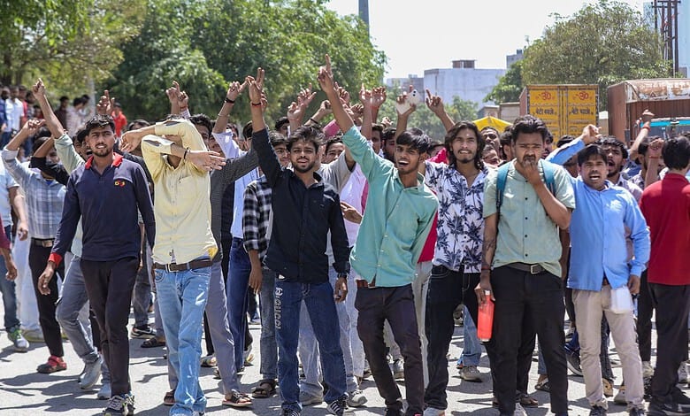 Noida workers protest