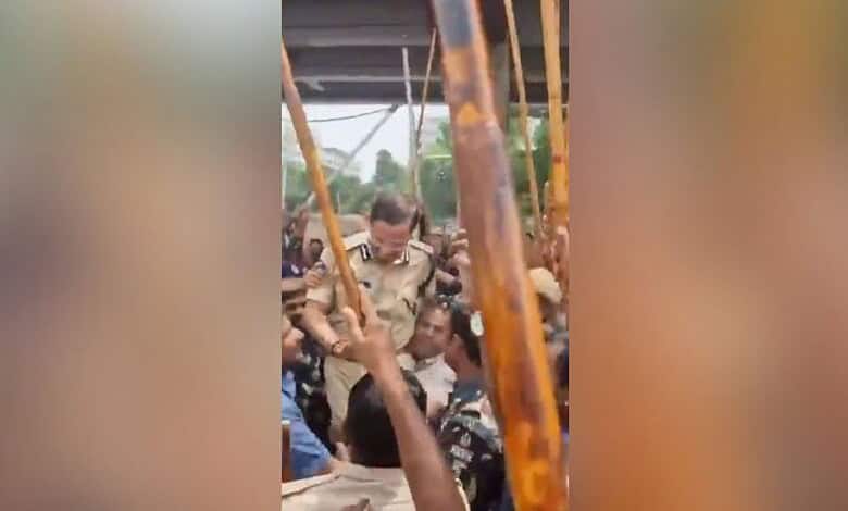 Hyderabad police officer dancing on Paradise Ayaa Sher song during a public event.
