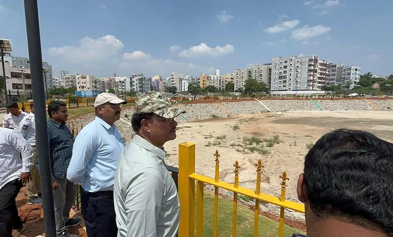HYDRAA Commissioner AV Ranganath inspects Sunnam Cheruvu