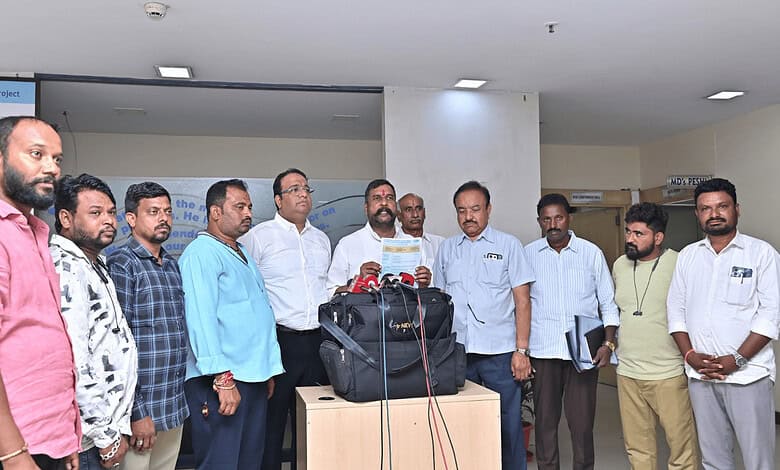 Tanker bodies meet HMWSSB chief, call off planned strike