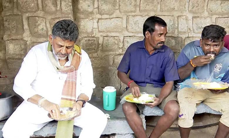 DK Shivakumar hears farmers’ concerns at Yeshwanthpur APMC