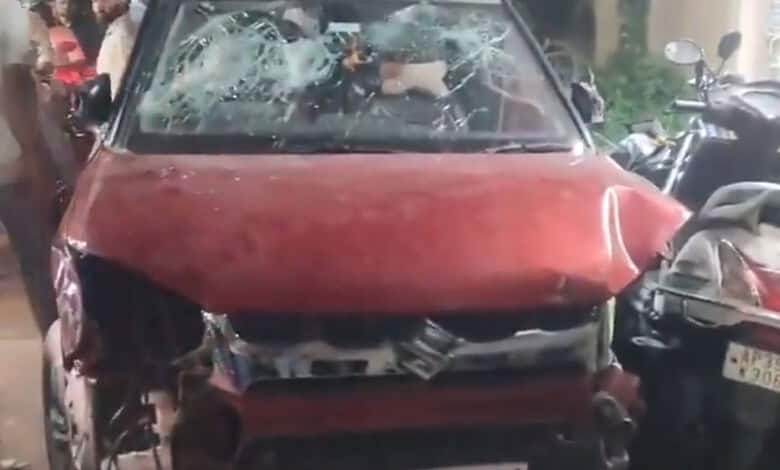 Drunk man rams car into parked two-wheelers in Hyderabad