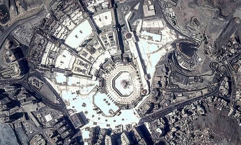 Satellite image showing the expansive construction area in Makkah with ongoing development.