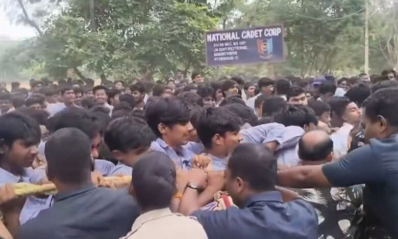 polytechnic college students protest
