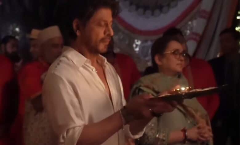 Shah Rukh Khan at Ambanis Ganesh puja