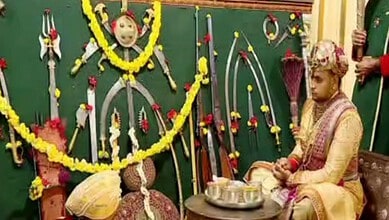 Yaduveer Wadiyar performs Ayudha Puja during Mysuru Dasara celebrations.