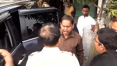 Humayun Kabir involved in heated argument with police in Rejinagar during Bengal bypoll.