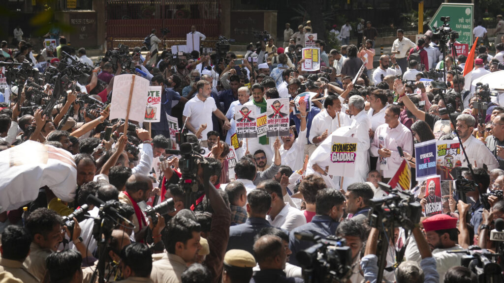 Indian MPs march to Election Commission demanding CEC's resignation amid protests.