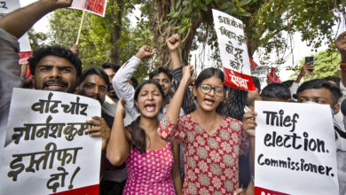 Student, youth wings march in Patna seeking CEC's resignation