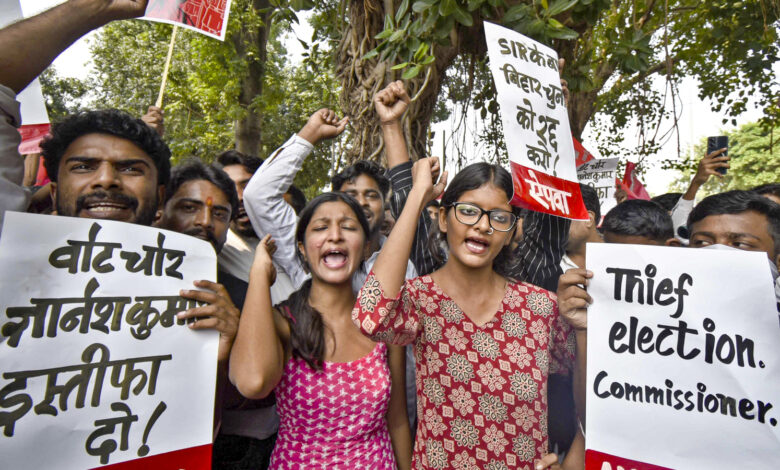Student, youth wings march in Patna seeking CEC's resignation
