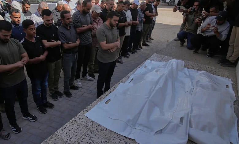 2 killed in Israeli strike in Gaza as demolitions continue