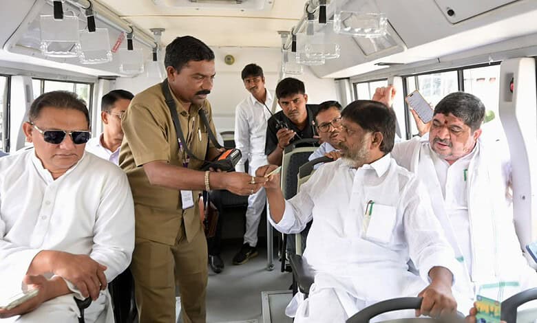 Telangana Ministers Bhatti Vikramarka, Ponnam Prabhakar and Mohammed Azharduddin take a bus ride on Saturday, October 3.