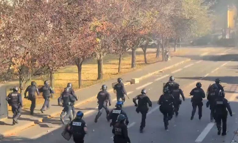 Paris Polioce fire at protesting students