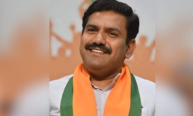 Karnataka CM's Telangana business interests influence water release, BJP claims.