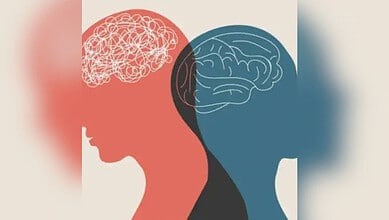 Illustration of two human heads with brains, symbolising mental health and PTSD symptoms.