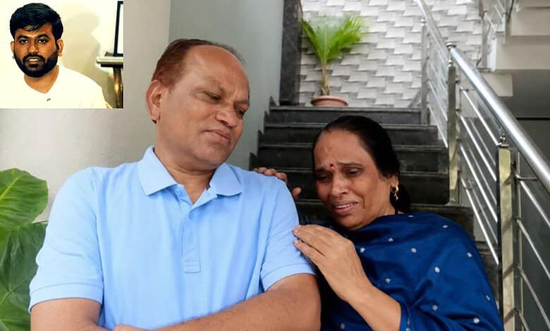 Abhijit Dipke's parents
