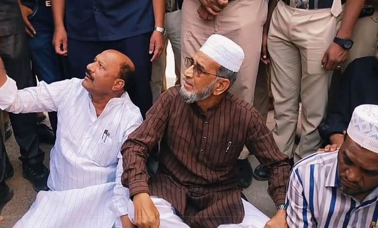 Bahadurpura MLA protesting at mosque in Chintalmet, detained by authorities.