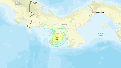 Map showing earthquake epicentre south of Panama with intensity contours.
