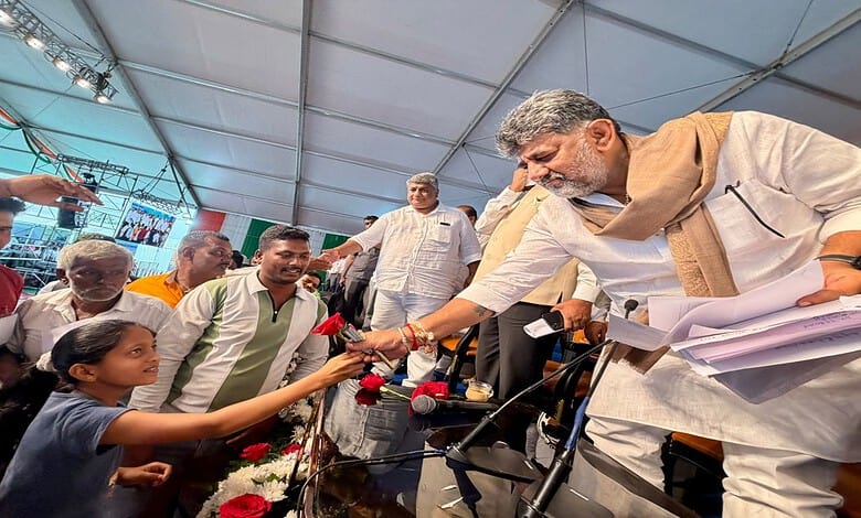 Chief Minister DK Shivakumar interacts with citizens at praja seva event.