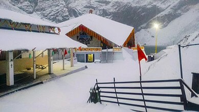 Higher reaches of Kashmir witness fresh overnight snowfall