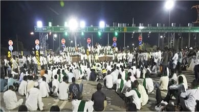 Karnataka sugarcane growers intensify agitation