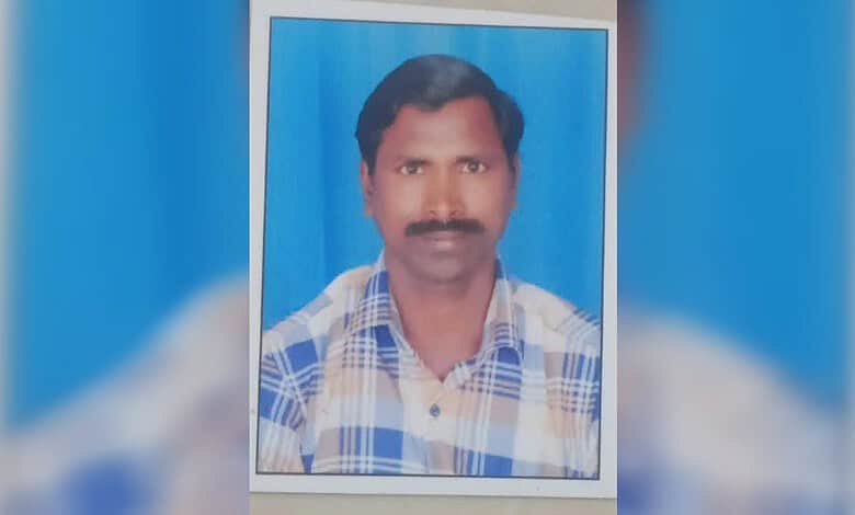 Telangana worker Arugula Gangadhar stranded in Saudi Arabia.