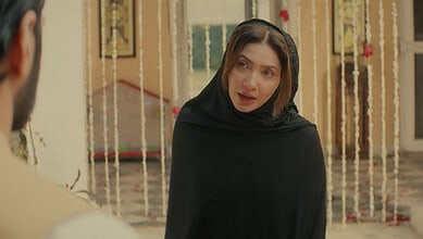 Mahira Khan from Pakistani drama Mitti De Baway